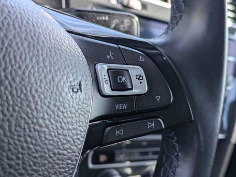Used 2019 Volkswagen e-Golf SE w/ Driver Assistance Package FWD image 24