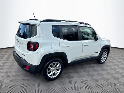 Used 2018 Jeep Renegade Latitude image 6