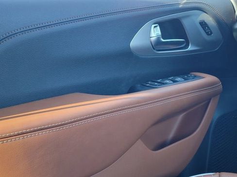 New 2026 Chrysler Pacifica Pinnacle AWD/4WD image 36