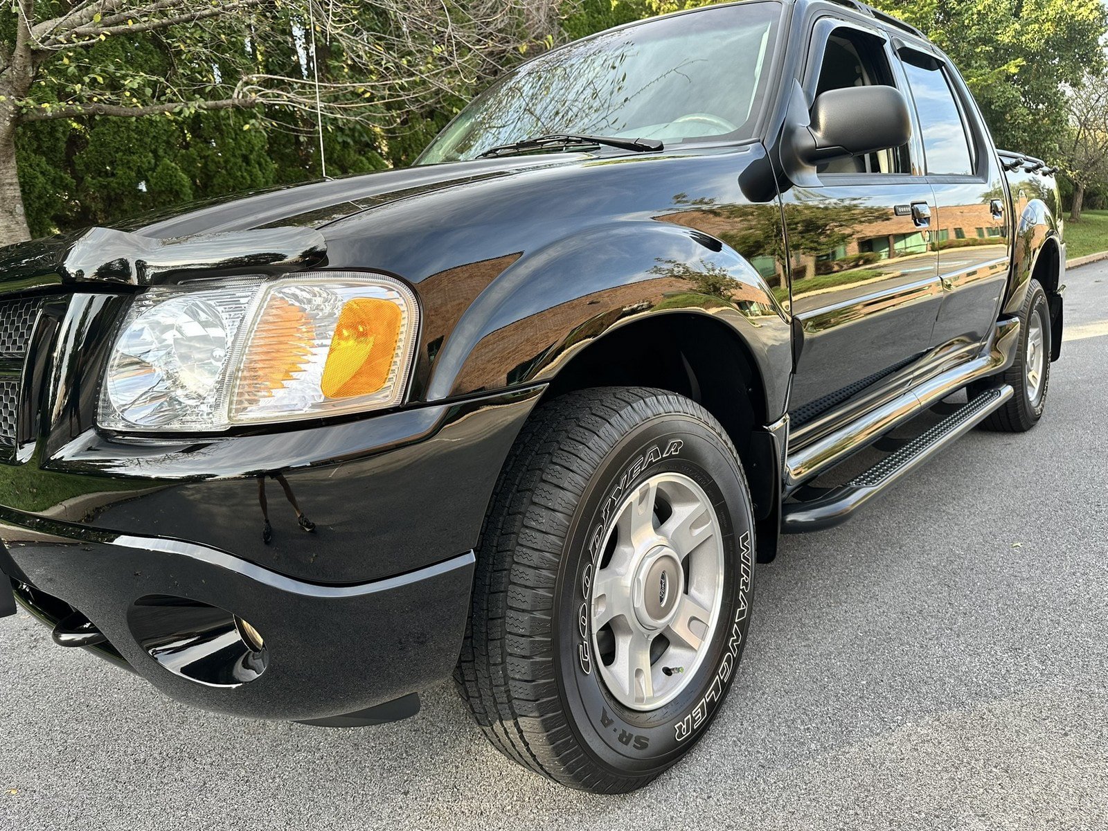 Used 2004 Ford Explorer Sport Trac 4x4 image 68