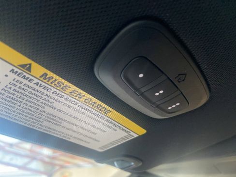 New 2026 Chrysler Pacifica Select image 27