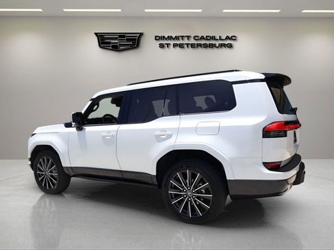 Used 2025 Lexus GX 550 w/ Cold Area Package AWD/4WD image 3
