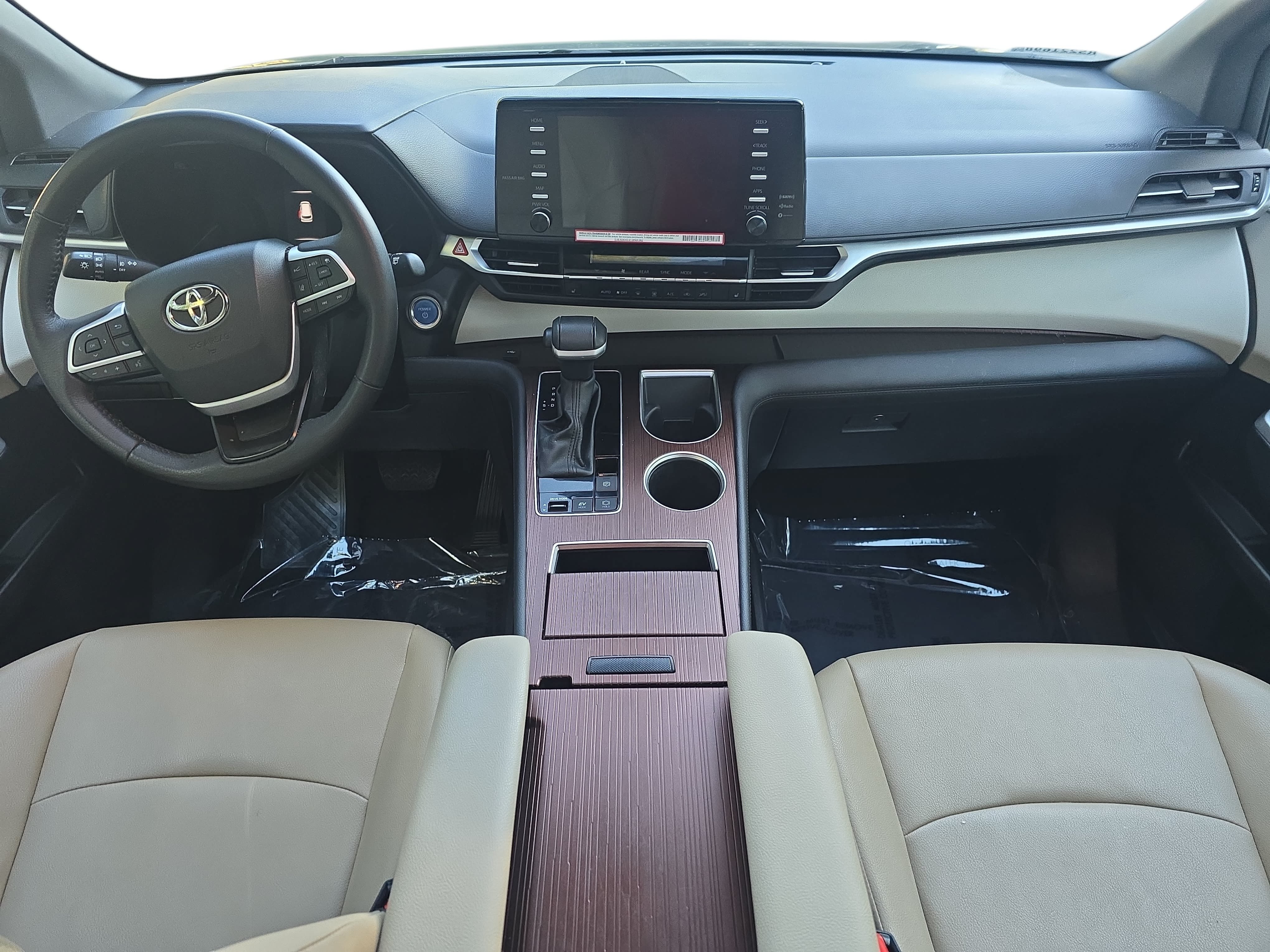 Used 2024 Toyota Sienna XLE FWD image 9