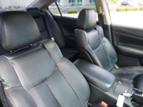 Used 2011 Nissan Maxima 3.5 SV w/ Cold Pkg FWD image 14