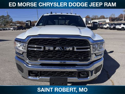 Used 2024 RAM 3500 Tradesman w/ Chrome Appearance Group image 2