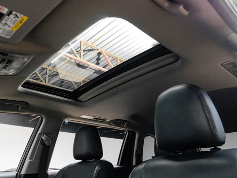 Used 2016 Toyota Highlander Limited image 5