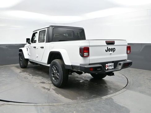 New 2026 Jeep Gladiator Sport image 5