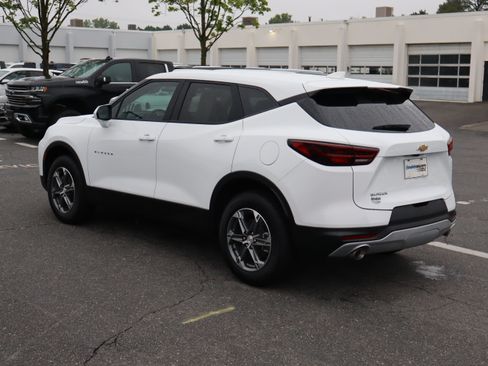 Used 2025 Chevrolet Blazer LT FWD image 8