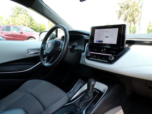 Used 2024 Toyota Corolla SE image 10