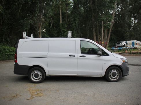 Used 2022 Mercedes-Benz Metris image 7