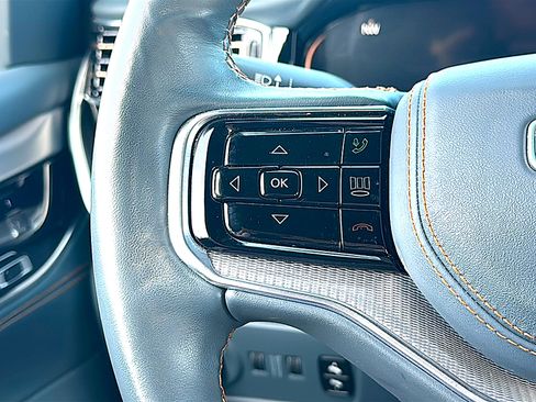 Used 2022 Jeep Grand Wagoneer Series III w/ Rear Seat Video Group 1 image 33