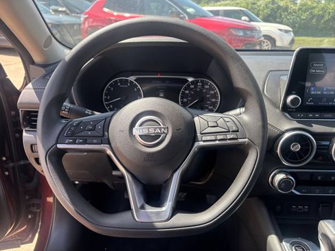 Used 2025 Nissan Sentra SV FWD image 25