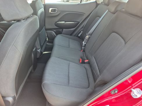 Used 2023 Hyundai Venue SE w/ Cargo Package FWD image 21