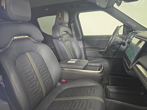 Used 2025 Rivian R1T Adventure AWD/4WD image 23