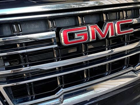 Used 2024 GMC Yukon SLT image 31