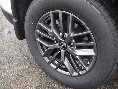 Used 2026 Nissan Rogue S FWD image 11