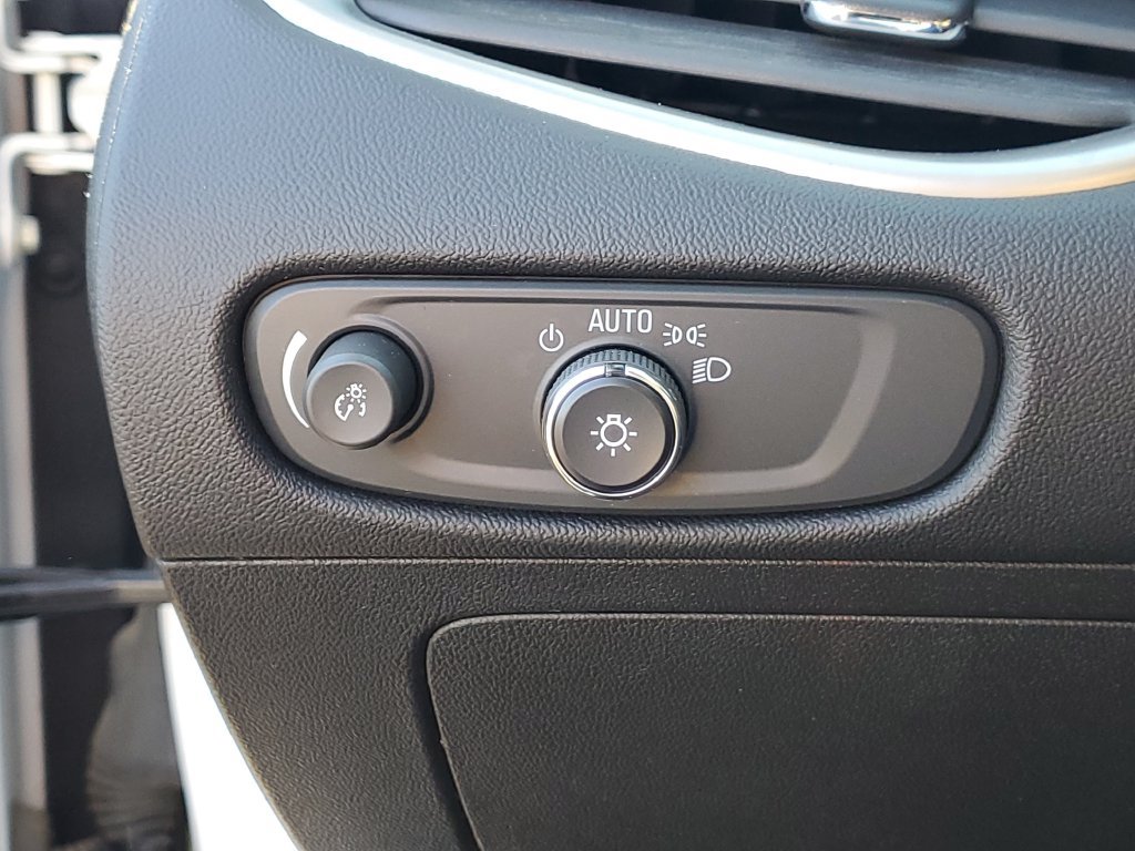 Used 2022 Chevrolet Malibu LT FWD image 8