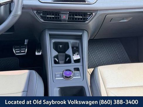 Certified 2025 Volkswagen Tiguan SE R-Line AWD/4WD image 16