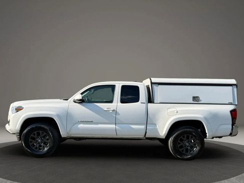 Used 2020 Toyota Tacoma SR5 RWD image 6