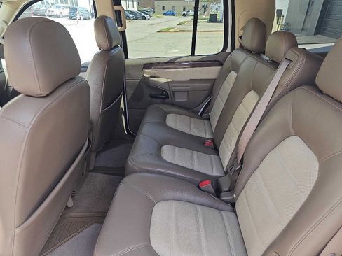 Used 2004 Ford Explorer Eddie Bauer image 7