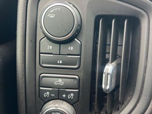 Used 2021 Chevrolet Silverado 2500 Custom w/ Custom Value Package image 19