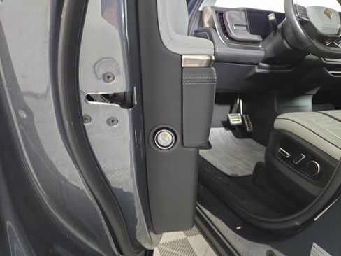 Used 2024 Rivian R1S Adventure AWD/4WD image 32