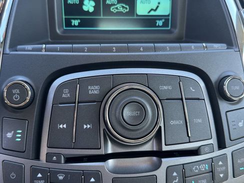 Used 2011 Buick LaCrosse CXL image 29