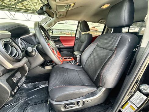 Used 2023 Toyota Tacoma SR5 AWD/4WD image 10