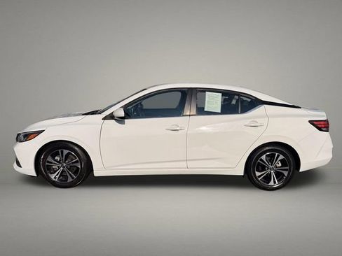 Used 2022 Nissan Sentra SV FWD image 2