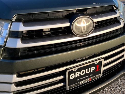 Used 2018 Toyota Highlander XLE image 28