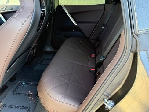 Used 2023 BMW iX xDrive50 w/ Premium Package image 31