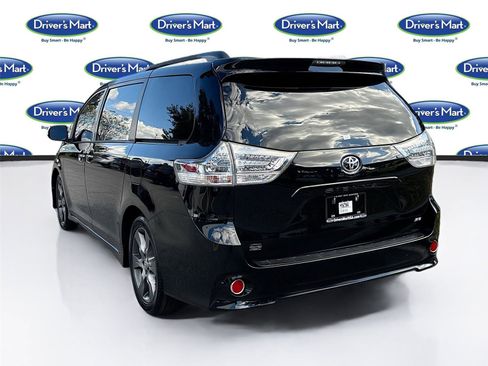 Used 2016 Toyota Sienna SE Premium image 6