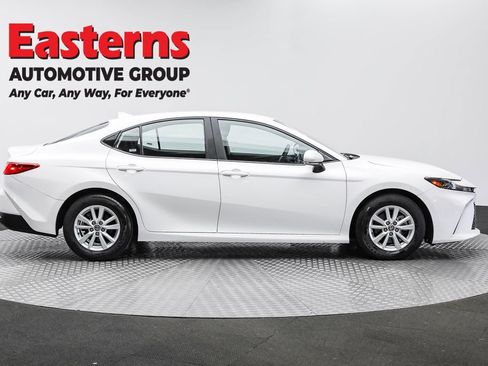 Used 2025 Toyota Camry LE FWD image 4