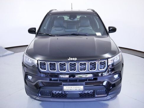 Used 2024 Jeep Compass Latitude image 16