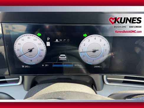 Used 2025 Hyundai Elantra Limited FWD image 12