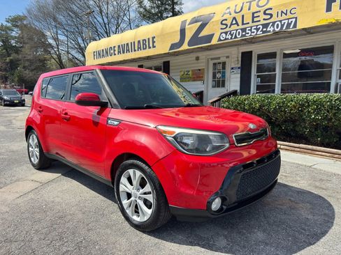 Used 2016 Kia Soul + image 1