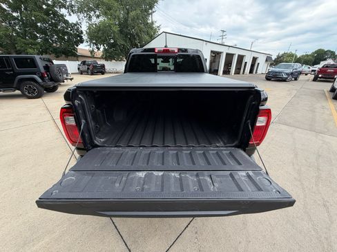 Used 2025 GMC Canyon Denali AWD/4WD image 33