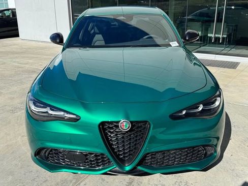 New 2025 Alfa Romeo Giulia image 2
