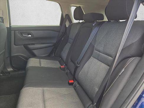 Used 2024 Nissan Rogue SV FWD image 17