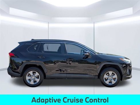 Used 2022 Toyota RAV4 XLE FWD image 9