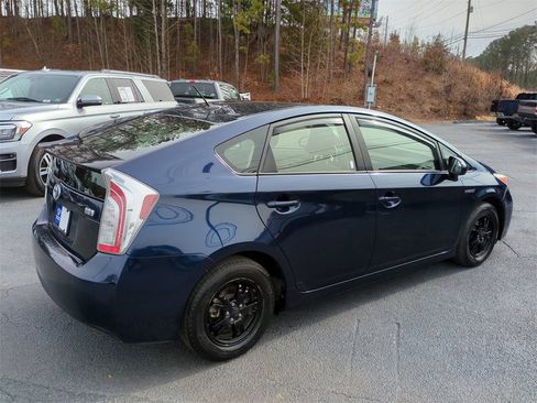 Used 2015 Toyota Prius Four image 4
