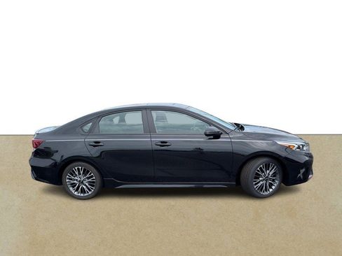 Used 2024 Kia Forte GT-Line w/ GT-Line Premium Package FWD image 2