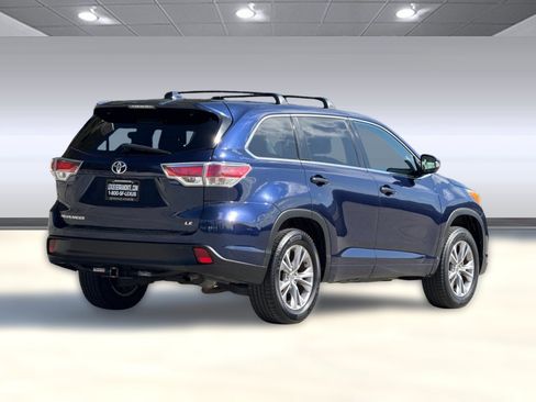 Used 2015 Toyota Highlander Plus FWD image 9