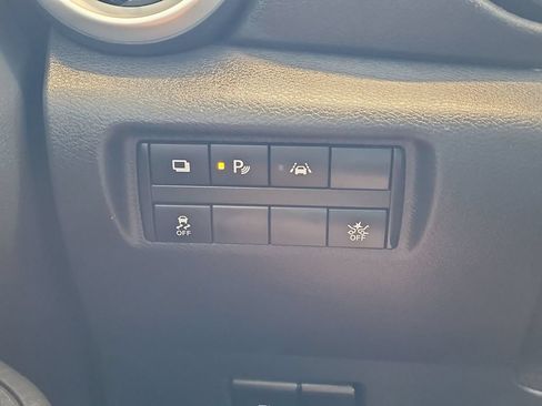 Used 2022 Nissan Versa S FWD image 23