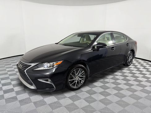 Used 2016 Lexus ES 350 w/ Luxury Package w/Wood Trim FWD image 1