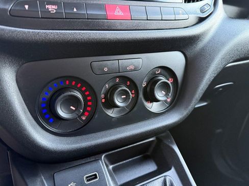 Used 2021 RAM ProMaster City Tradesman w/ Window Group 09 image 26