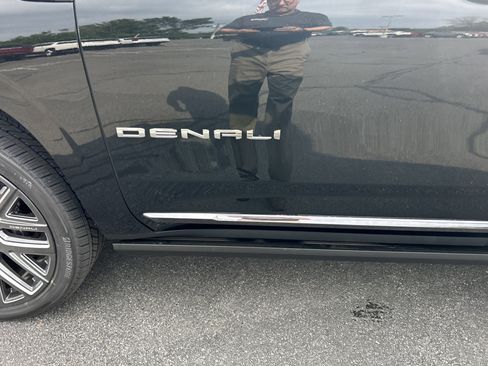 New 2026 GMC Yukon XL Denali Ultimate AWD/4WD image 3