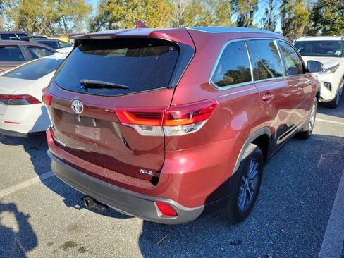 Used 2019 Toyota Highlander XLE image 4