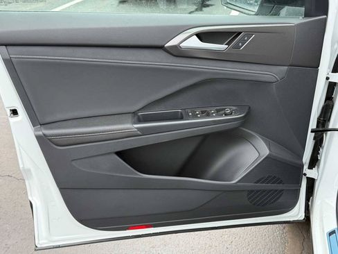 New 2026 Volkswagen Taos SE AWD/4WD image 6