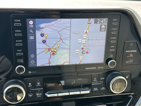 Used 2021 Toyota Highlander XLE FWD image 26